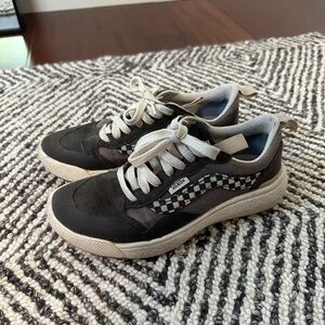 Van’s Ultrarange Sneakers Checkered Stripe